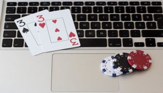 διαδικτυακό πόκερ
