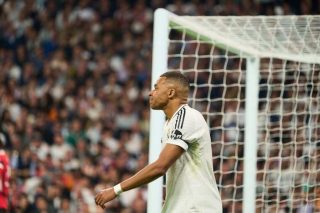 mbappe-disarestimenos-real-ektos-ethnikis-gallias