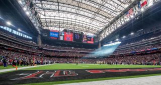 nrg-stadium-mountial-poleis-2026