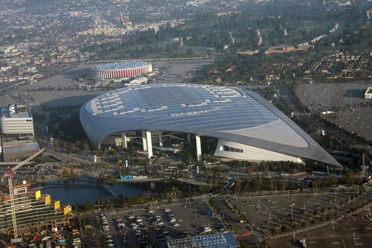 sofi-stadium-mountial